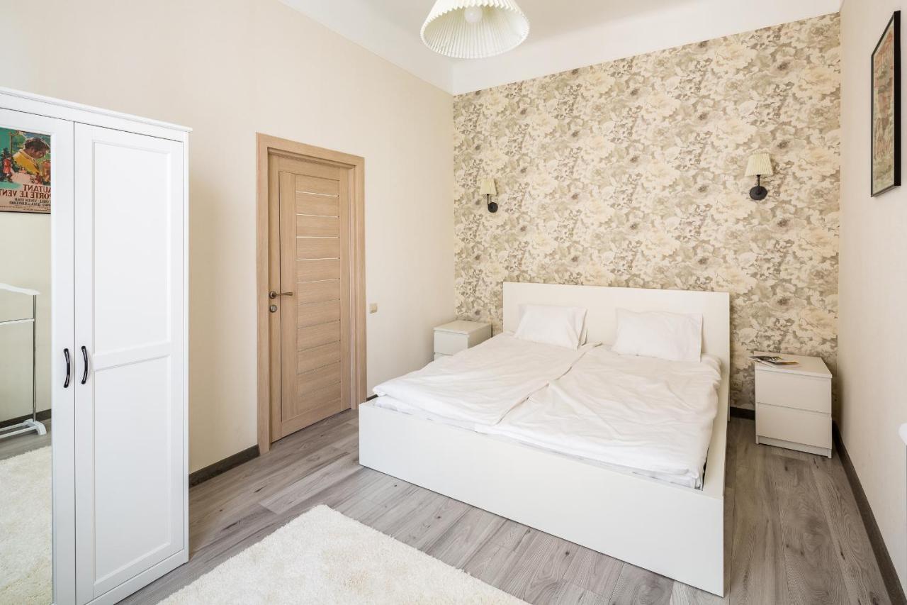 #1 Apartment Лвив Екстериор снимка
