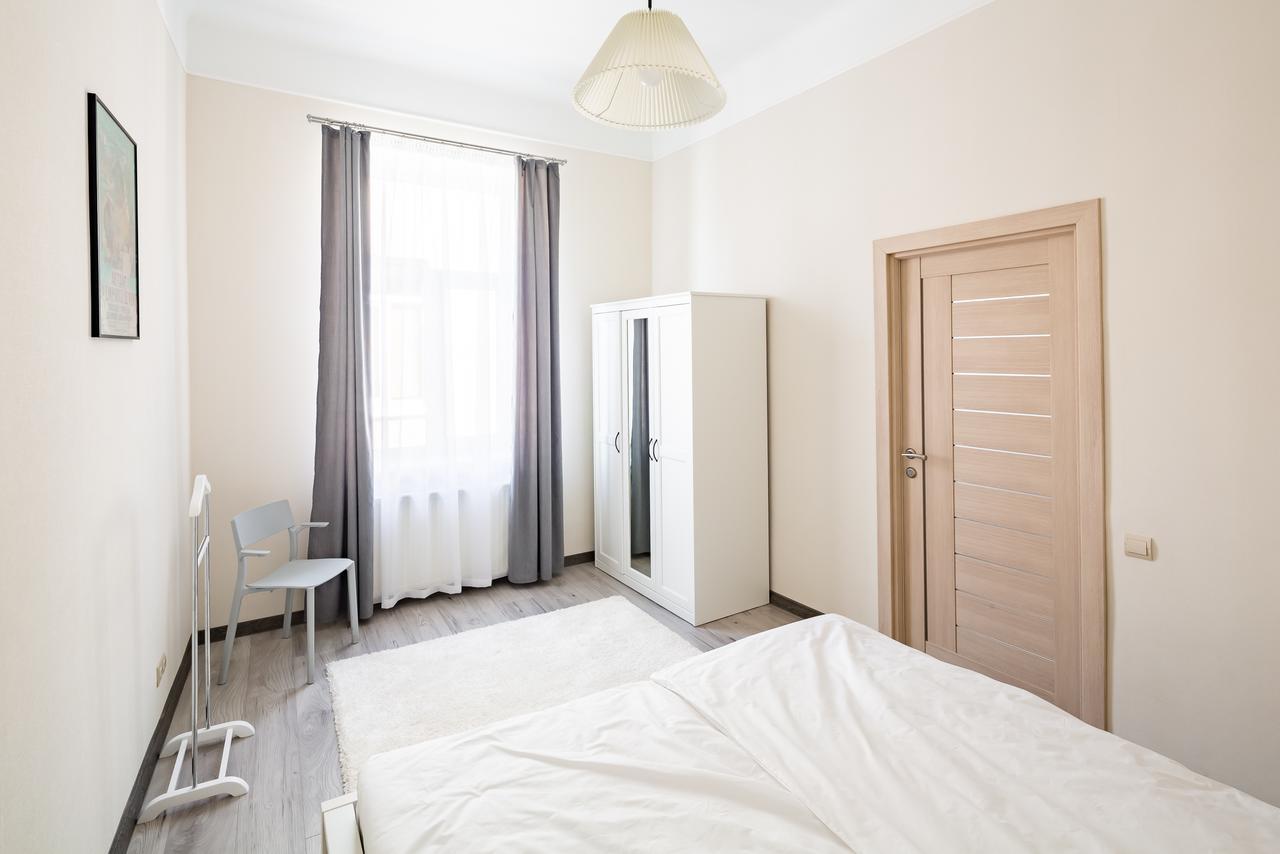 #1 Apartment Лвив Екстериор снимка